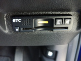 ETC付。高速道路の料金所はキャッシュレスで通過です。サービスエリア等にあるスマートインターの出入りも利用可能でとっても便利。ご納車後すぐにお使い頂けるようセットアップしてのお渡しとなります。