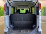 普段のお買い物や通勤、送迎等に十分な荷室スペースを確保しております。セカンドシートを倒すと、大きな荷物の積載も可能です♪