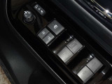 電動格納式ドアミラー・パワーウインドウを装備しています。