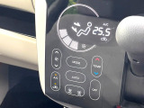 【オートエアコン】一度お好みの温度に設定すれば、車内の温度を検知し風量や温度を自動で調整。暑い&hellip;寒い&hellip;と何度もスイッチ操作をする必要はありません。快適な車内空間には必須の機能ですね♪