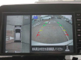 アラウンドビューモニター(車両を上から見たように表示)装着で車庫入れをサポート