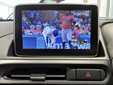 地デジチューナー内臓型、多機能2DINタッチパネルナビゲーションを装備しています。