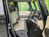 運転席シート廻りは使用感も少なく、良好な状態となっています。丁寧に使われていたことがよくわかりますね。