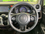 【純正革巻きステアリング】上質な革を使用することで、手にしっかり馴染みとても運転しやすいハンドルです♪