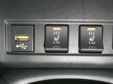【シートヒーター搭載】シートを温めてくれる暖房機器です!長時間座っていると負担が掛かりやすい背中や腰、または冬場の寒い日に冷えやすい脚部に快適なぬくもりを♪