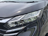 【LEDヘッドライト】悪天候や夜間走行時も良好な視界を確保し安心して運転できる高輝度LEDヘッドライトを装備!