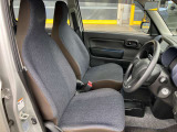 シフトレバーはインパネシフトを採用!運転席・助手席間の移動がスムーズです!