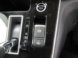 オートホールドスイッチ作動で坂道発進でも車は下がらないです
