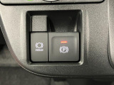 【電動パーキングブレーキ+オートブレーキホールド機能】 指先だけで簡単に操作が可能なパーキングブレーキ、スイッチを押すとブレーキペダルから足を離してもブレーキを保持できるオートブレーキホールド搭載。