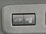 【パワーバックドア】スマートキーや運転席のボタンを押すだけでリアゲートが自動で開閉します!荷物を持っている時や、高い位置にあるバックドアを閉める際に便利な機能です♪
