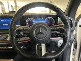握りやすいハンドルの形状をしておりますので、お客様の運転をサポートしてくれます!