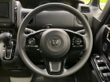【ホンダセンシング】走行中に前方の車両等を認識し、衝突しそうな時は警報とブレーキで衝突回避と被害軽減をアシスト。より安全にドライブをお楽しみいただけます。