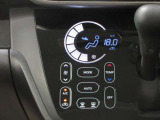 エアコンも装備されています。車内の温度を調整して、より快適にお過ごしいただけます。