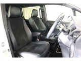 厚みがあって、座り心地のいいシート。運転席も助手席もリラックスしてゆったりと座れます。