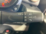 【オートライト】周りの明るさに応じて自動でヘッドライトの点灯・消灯ができる機能です!ライトの付け忘れ・消し忘れなどが無くなり、雨の日や夕方の走行も安心!トンネル通過時も便利ですね♪