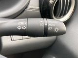 インテリジェントオートライトシステム。ハイビームアシストは前方用察知カメラで、対向車のライト、道路周辺の明るさを察知。手動で切り替えるわずらしさを軽減します。