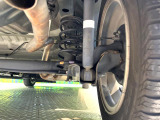 お車を安心してお乗りいただく為には、足回りの定期点検が欠かせません。サービスサポート(有償保証)では無料点検もご提供しており、安心のカーライフをお過ごしいただけるサポート体制が整っています。