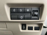 安全装備はもちろん、各種スイッチ類も使い易い位置に配置されています。