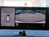 車の真上から見下ろしたような360度視界の良い『アラウンドビューモニター』です♪♪ 苦手な狭い駐車場、暗い所でも確認ができてとっても安心です♪♪