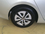 機敏さを引き立てる純正ホイールキャップのデザインです。