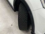 タイヤサイズは195/60R17!残り溝は5ミリ程度です!