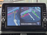 左前タイヤ付近の映像でドライバーの死角を補助。発進低速時の障害物、溝等の確認が出来ます。