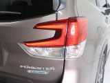 SUBARUのアイデンティティー、コの字型LEDテールランプ!