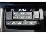 運転席と助手席の温度設定の変更が可能な左右独立タイプのデュアルエアコンです♪♪♪暑がりな人・寒がりな人も誰もが車内を快適にお過ごしいただけます♪♪♪