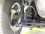 お車を安心してお乗りいただく為には、足回りの定期点検が欠かせません。サービスサポート(有償保証)では無料点検もご提供しており、安心のカーライフをお過ごしいただけるサポート体制が整っています。