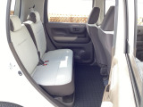 自社整備工場で点検整備をおこなってからお渡ししています。車検が残っている場合は『12ヶ月点検整備』を、車検整備付きの場合は『車検整備』をおこないます。整備費用は車両本体価格に含まれています。