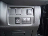 運転席右側には電動スライドドア等の各種スイッチがまとめられています!