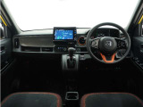 ◆視界広々で非常に運転しやすくロングドライブでも疲れを感じさせないすっきりとまとまったインパネ周りです。