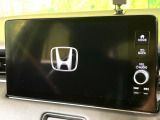 【メーカー純正ナビ】インテリアに溶け込むスタイリッシュな「専用設計」メーカーナビを装備♪視認性や操作性など基本性能にも優れ、より上質なカーライフをお楽しみいただけます。