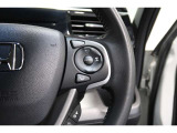 Hondaセンシングの機能のひとつ、アダプティブクルーズコントロール付!アクセルから足を離しても設定したスピードと前車との車間を保ち走行してくれます!車線維持もアシスト☆高速道路で疲労軽減ですね☆