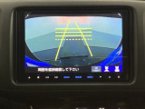 バックでの車庫入れも安心です! リアカメラが付いているバックモニター付のナビを装備しております。操作線もついており距離感も画面から確認できます。