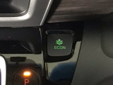 ★ECONスイッチ★ エコドライブを加速しよう!スイッチをONにすると、運転の仕方によるロスを抑え込み燃費をよくするようクルマが頑張ります(*^ー^*)燃費向上にチャレンジ♪