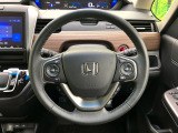 【純正革巻きステアリング】上質な革を使用することで、手にしっかり馴染みとても運転しやすいハンドルです♪
