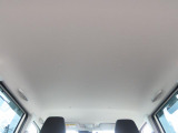 天井の状態も良好です。タバコを吸っていた車は、天井の色が変色してしまっているものもあります。中古車探しの際は、天井の状態も重要なポイントですよ!