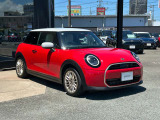 人と違っても、信じる道を走り続ける。違いを否定するのではなく、リスペクトする。MINIは、その一人ひとりの違いをパワーに変えて進化し続けてます
