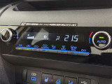 オートエアコンで快適な室内です。