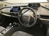 この車で色んな場所へドライブに出かけてみませんか。