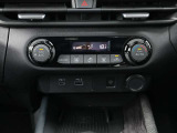 オートエアコンですので、車内を快適な空間に出来ます♪