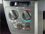 車両入庫時には外装磨きと内装クリーニングを実施しております。納車前にも実施いたしますので、綺麗に快適にお乗りいただけます。