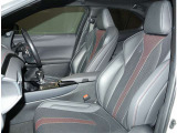 運転席と助手席で個別に温度や風量を調整でき、運転席も助手席も快適に過ごすことができます。