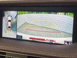 【パノラミックビューモニター】専用のカメラにより、上から見下ろしたような視点で360度クルマの周囲を確認することができます☆死角部分も確認しやすく、狭い場所での切り返しや駐車もスムーズに行えます。