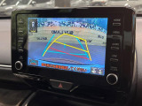 【バックカメラ】駐車時に後方がリアルタイム映像で確認できます。大型商業施設や立体駐車場での駐車時や、夜間のバック時に大活躍!運転スキルに関わらず、今や必須となった装備のひとつです!