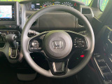 インテリアに合わせたデザインのステアリングは、運転される方のことも考え、運転しやすい形状、大きさです。是非一度、実際に触ってお確かめください。