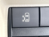 【パワースライドドア】スマートキーや運転席のスイッチでスライドドアの開閉が可能♪電動だから力を入れてドアを開ける必要が無く、小さいお子様でも、重い荷物を持っている時もラクに開け閉めできます♪