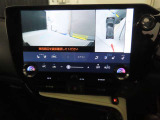 純正ナビ付です。もちろん車両後方を表示するバックガイドモニターが付いていて車庫入れ安心!
