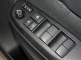 電動格納式ドアミラー・パワーウインドウを装備しています。